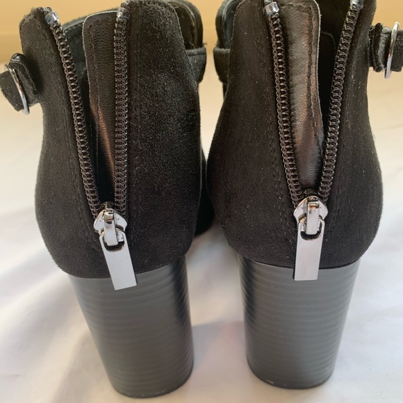 NEW 💋 Size 8 Chunky Peep Toe Velvet Heels - Picture 3 of 5